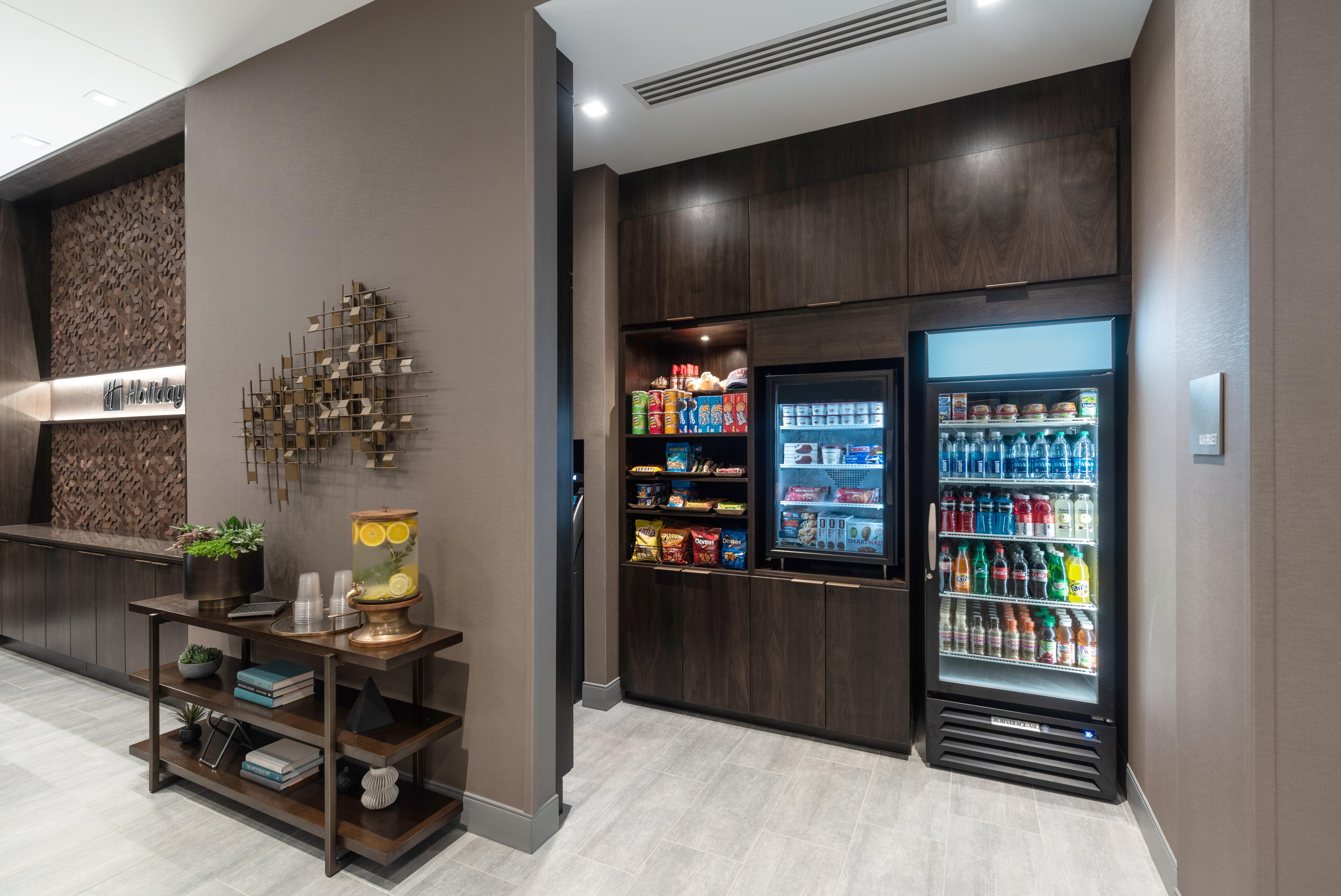 Holiday Inn Boston Logan Airport - Chelsea By Ihg Экстерьер фото