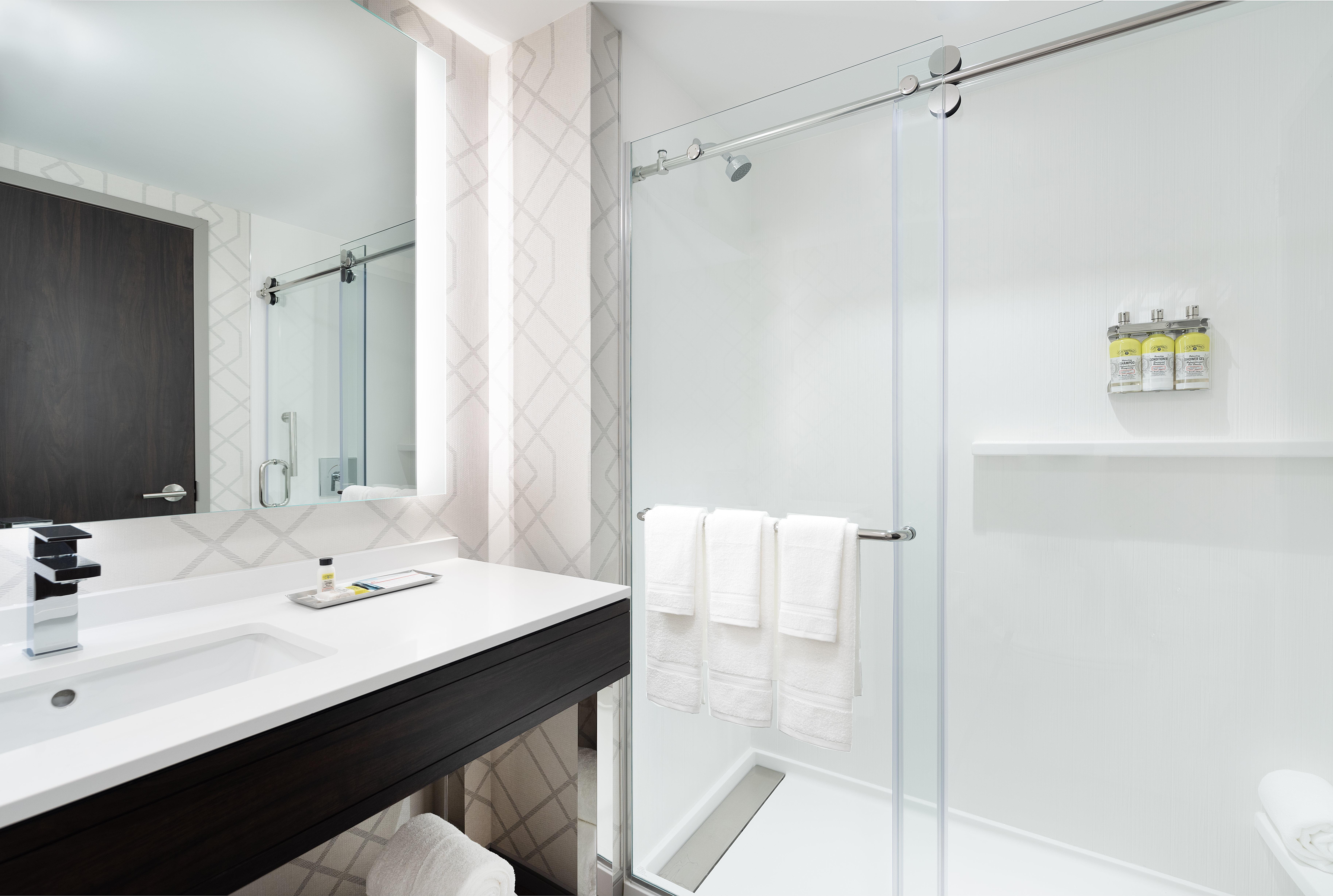 Holiday Inn Boston Logan Airport - Chelsea By Ihg Экстерьер фото