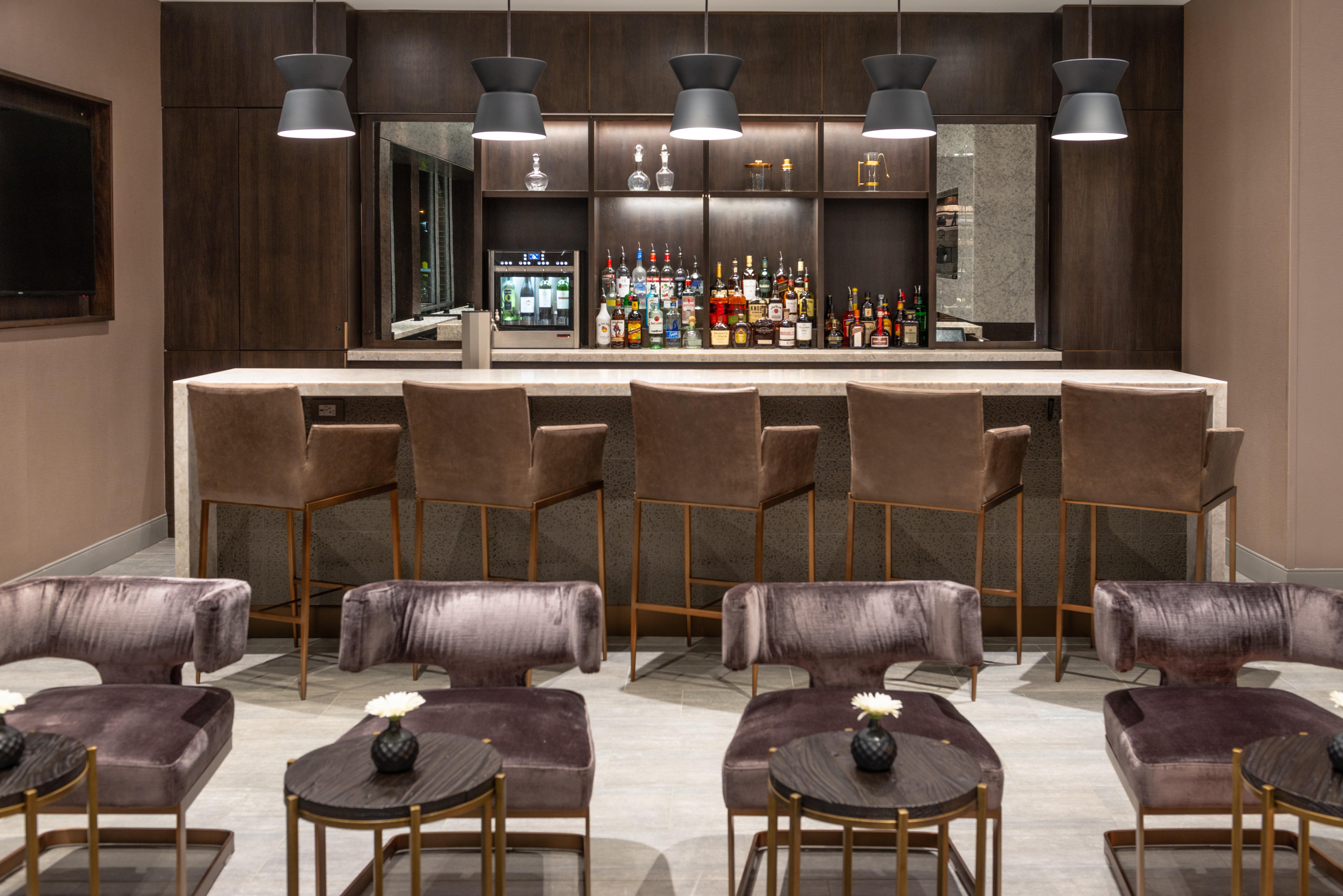 Holiday Inn Boston Logan Airport - Chelsea By Ihg Экстерьер фото