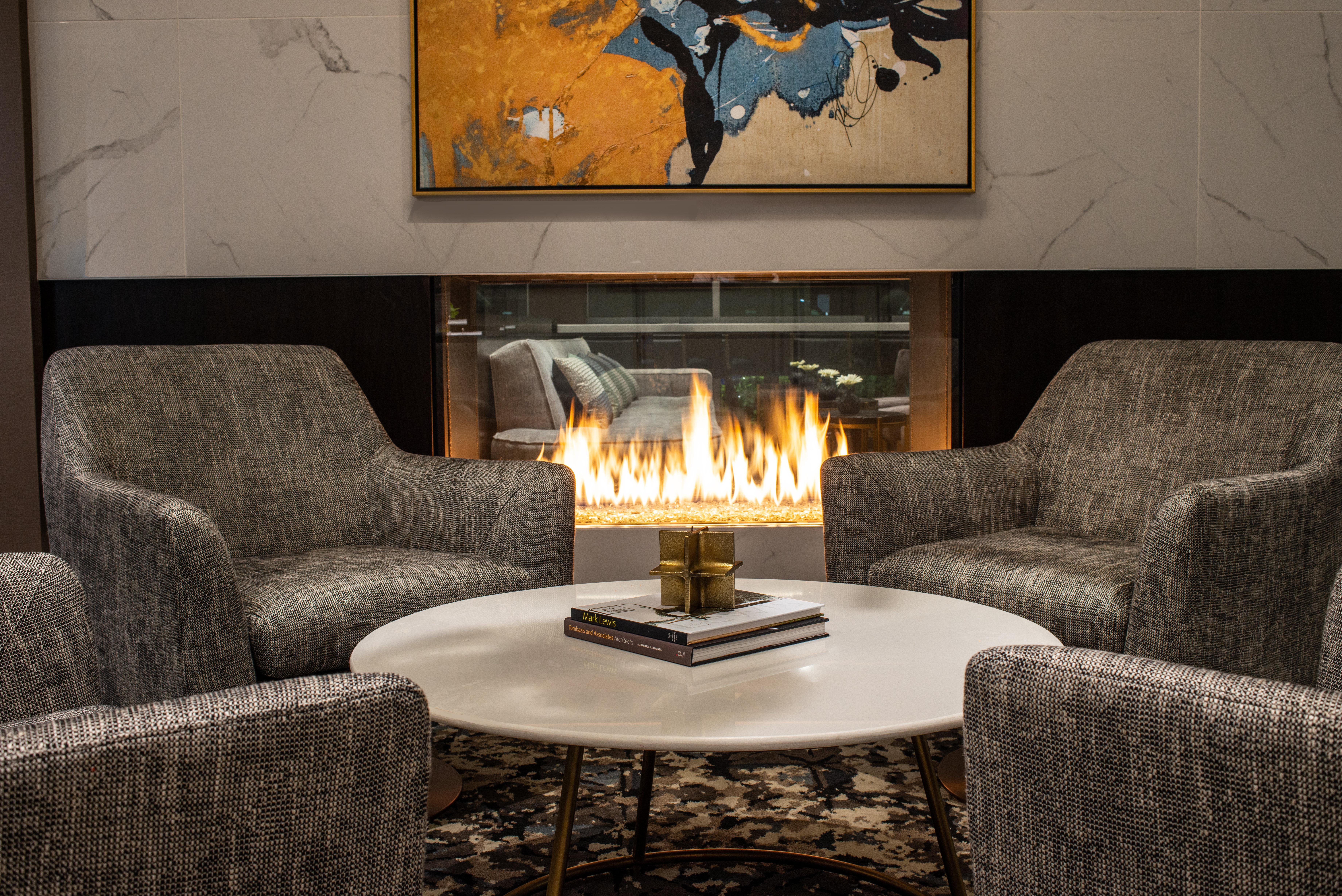Holiday Inn Boston Logan Airport - Chelsea By Ihg Экстерьер фото