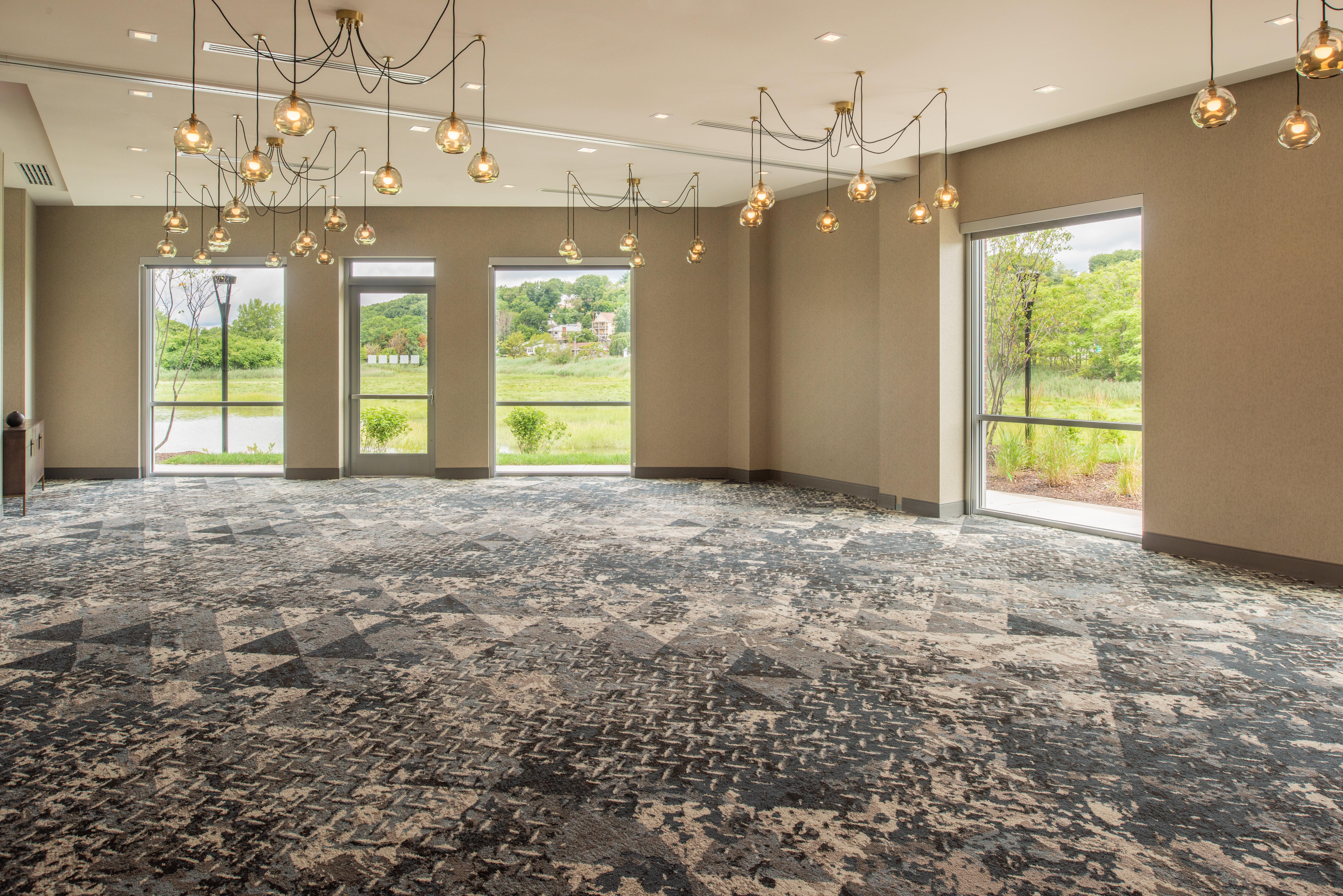 Holiday Inn Boston Logan Airport - Chelsea By Ihg Экстерьер фото
